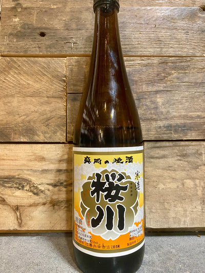 TsujiZenbei "SakuraGawa" Dry Honjouzou Sake -- 辻善兵「桜川」本醸造酒 - 720ml